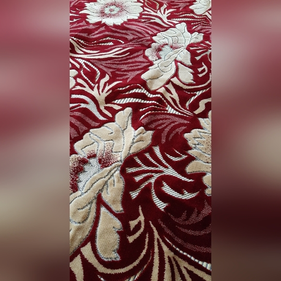 Gorgeous Burgundy & Gold Embossed Velvet Throw Blanket With Fringes Wall Hanging - Picture 5 of 5